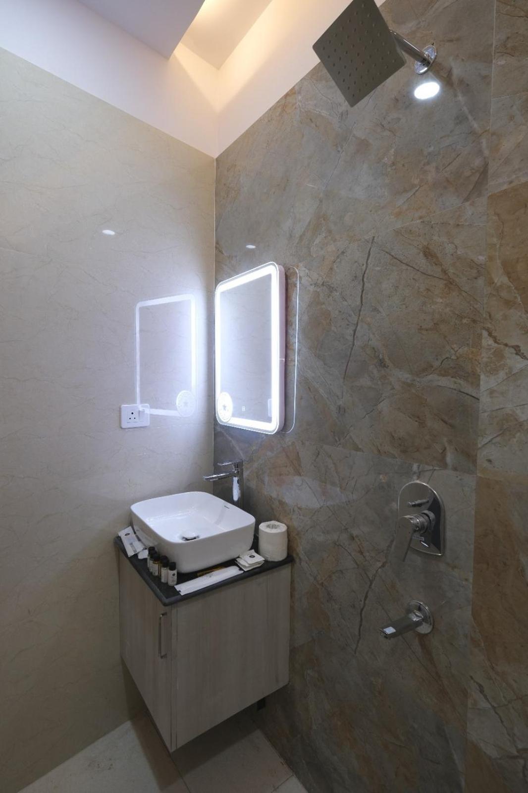 Hotel Sudarshan Ayodhya Екстериор снимка