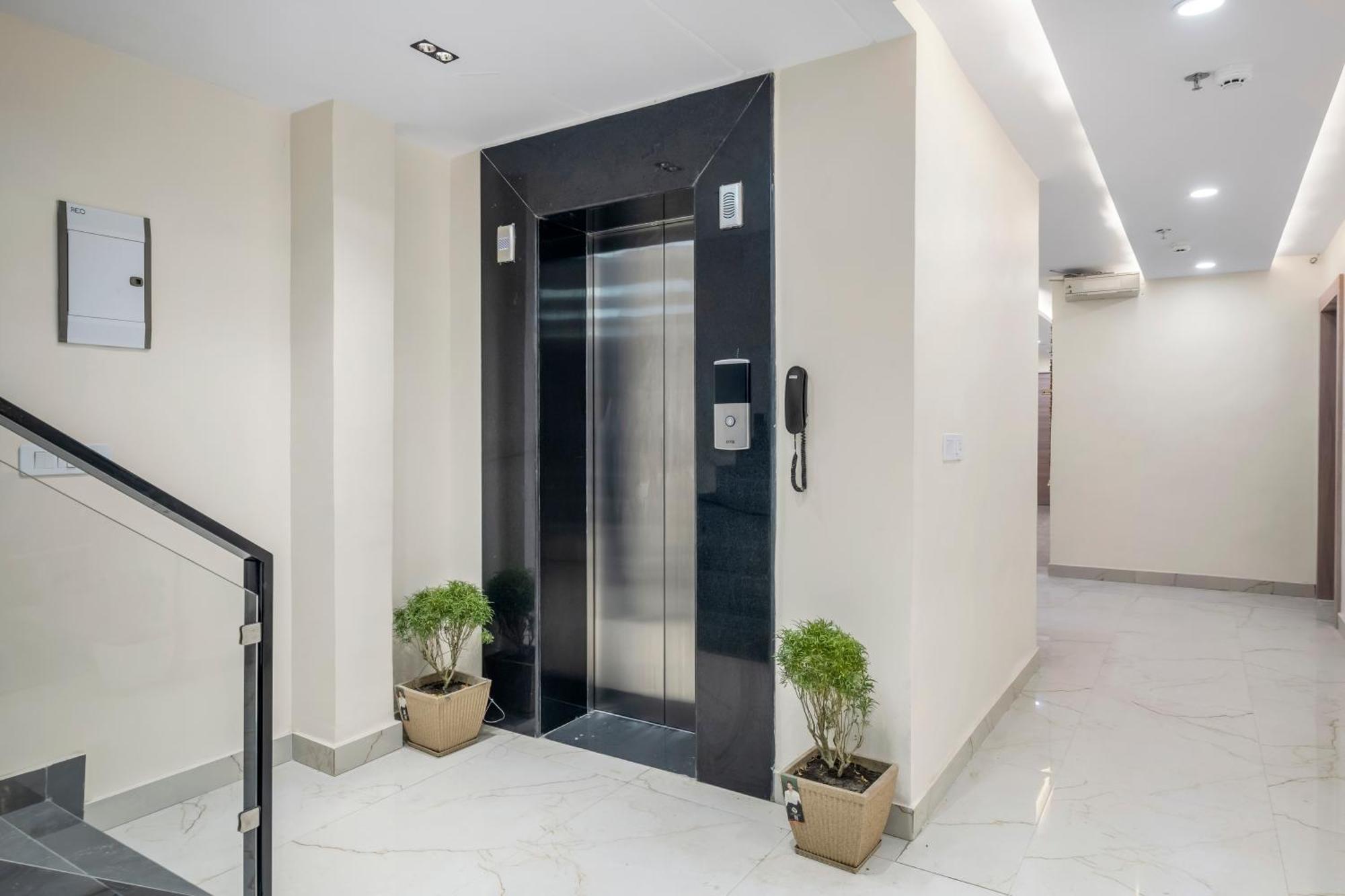 Hotel Sudarshan Ayodhya Екстериор снимка