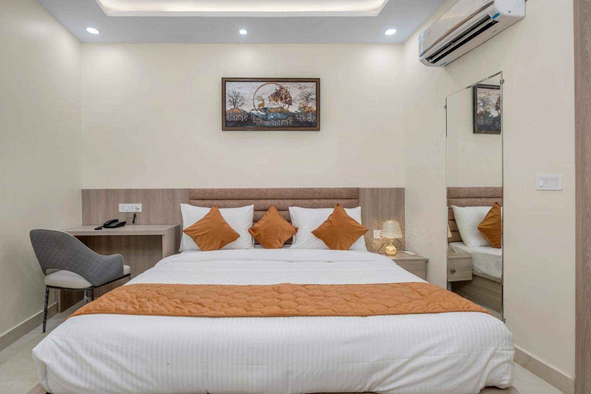 Hotel Sudarshan Ayodhya Екстериор снимка