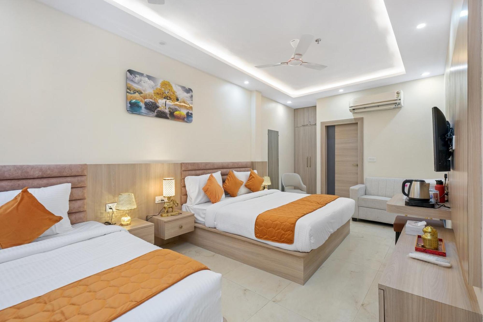 Hotel Sudarshan Ayodhya Екстериор снимка